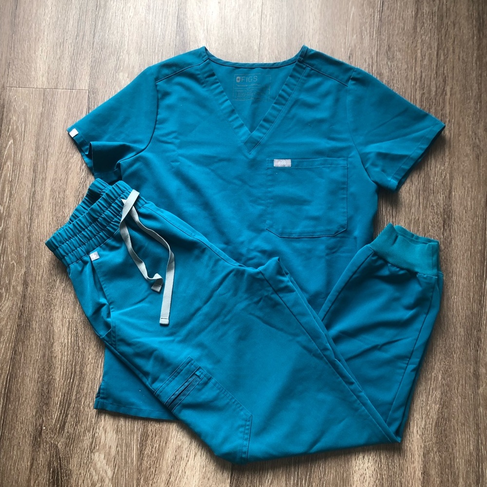 Figs scrubs set. technical collection in pacific blue.